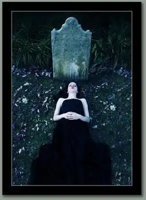 Давно ничего готишного небыло... ;)