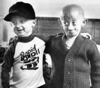 Маленькие старики (13 фото)