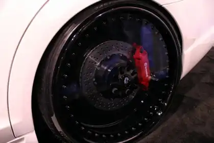 Прозрачные колёсные диски;)