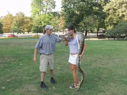 Девушка и удафф