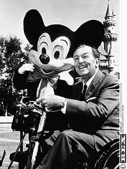 Знаменитый мультипликатор Уолт Дисней!!!!