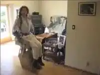 Интересный механический костюм