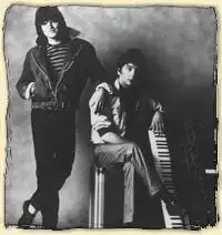 Synthpop 80's "Naked Eyes"