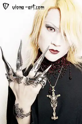 Готы, Панки и Эмо