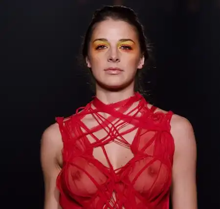 Украшение недели моды