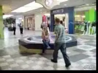 Жесткоий прикол с девушкой