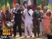 Буш танцует, теперь на видео )