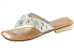 Обуваем ножки к лету