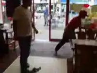 Хозяин кафе хотел драки. Получил головой в лицо