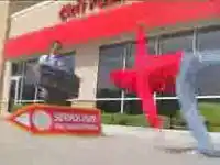 Бешеный танцор из пиццерии