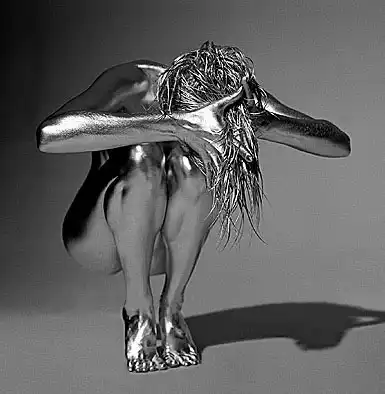 Серебряная девушка