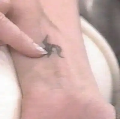 Тату Анджелины Джоли