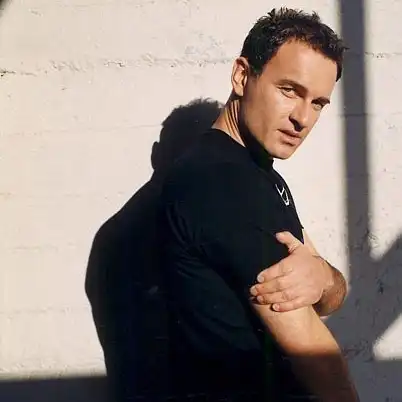 Джулиан Макмехон