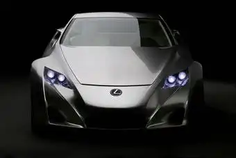 Lexus LF-A впервые заснят во время тестов без камуфляжа.