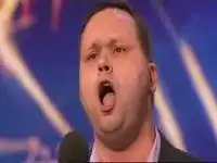 Хорошо поет