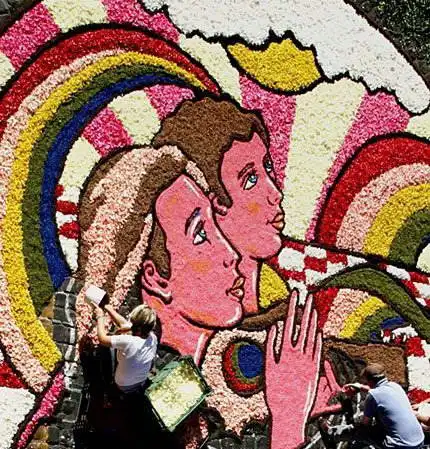 Всё это сделано из цветов!!