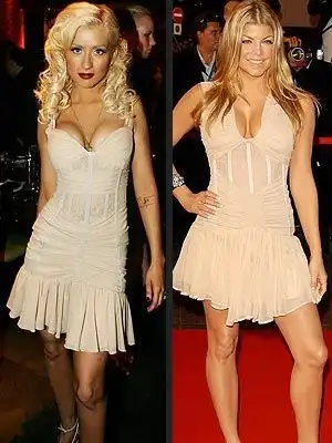 Звезды в одинаковых платьях