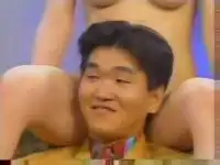 Японское ток-шоу с обнаженными девушками