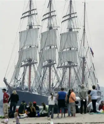 Парад "бывалых" парусников