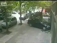 Перепутала газ с тормозом