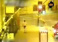 Напился и начал крушить витрины