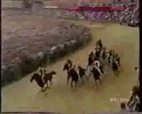 Конский забег по улицам Сиены