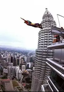 Бейсджамперы - экстремалы или безумцы?