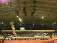 Неудачное приземление гимнастки