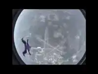 Парашютист сломал шею инструктору, тот выжил