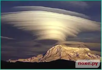 Лентикулярые облака