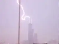 молния по небоскрёбу