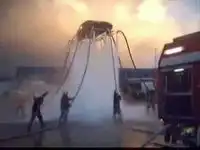 Пожарники демонстрируют свою мощь