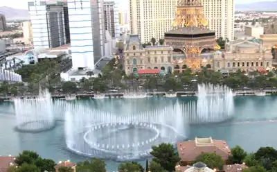 Удивительный фонтан украсил Пекин (7 фото)