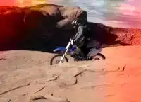 Покатался по стене