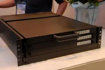 Ноутбук с тремя дисплеями