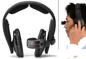 Японцы создали компьютер-наушники