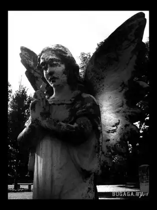 Статуи и памятники