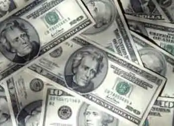 Мир верит, что доллар спасут