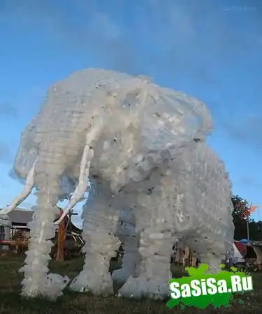 Бутылочные скульптуры