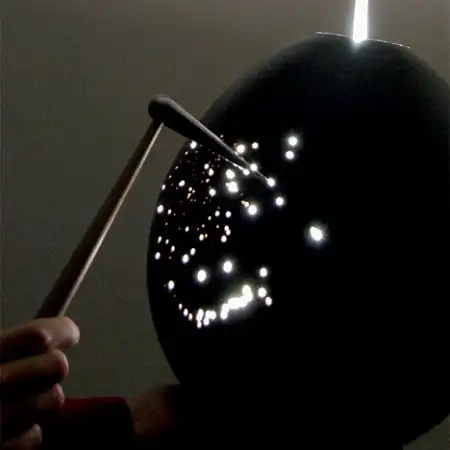 Разбей лампу и выпусти свет...