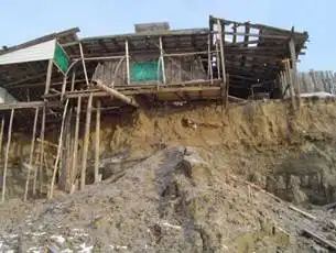 Гробы поднялись из земли. Фотошок!