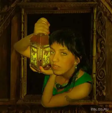 Фотожаба. Пьяная девка и вискарь...