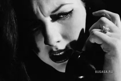 В чёрно-белом цвете