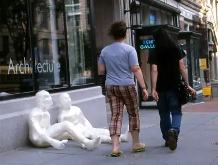 Уличное искусство от Mark Jenkins