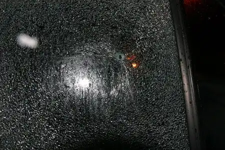 В Питере обстреляли неотложку (4 фото + текст)