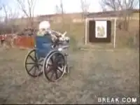 Бабулька с автоматом