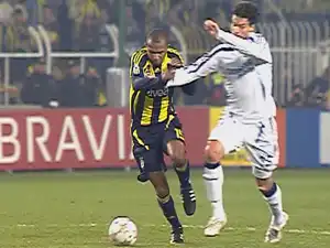 "Фенербахче" наказал "Челси" за игру от обороны