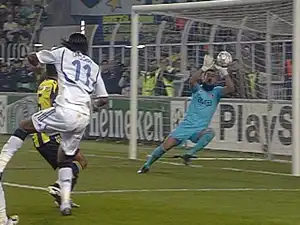 "Фенербахче" наказал "Челси" за игру от обороны