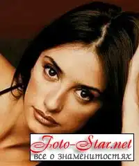 Пенелопа Крус обнажила грудь