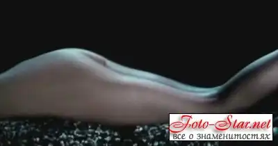 Пенелопа Крус обнажила грудь